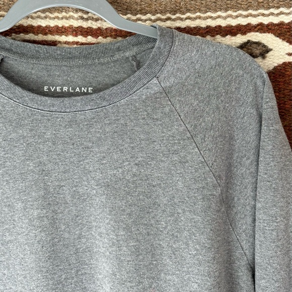 Everlane Premium Weight Long Sleeve Crew Tee in Mid Heathered Grey - Picture 6 of 10